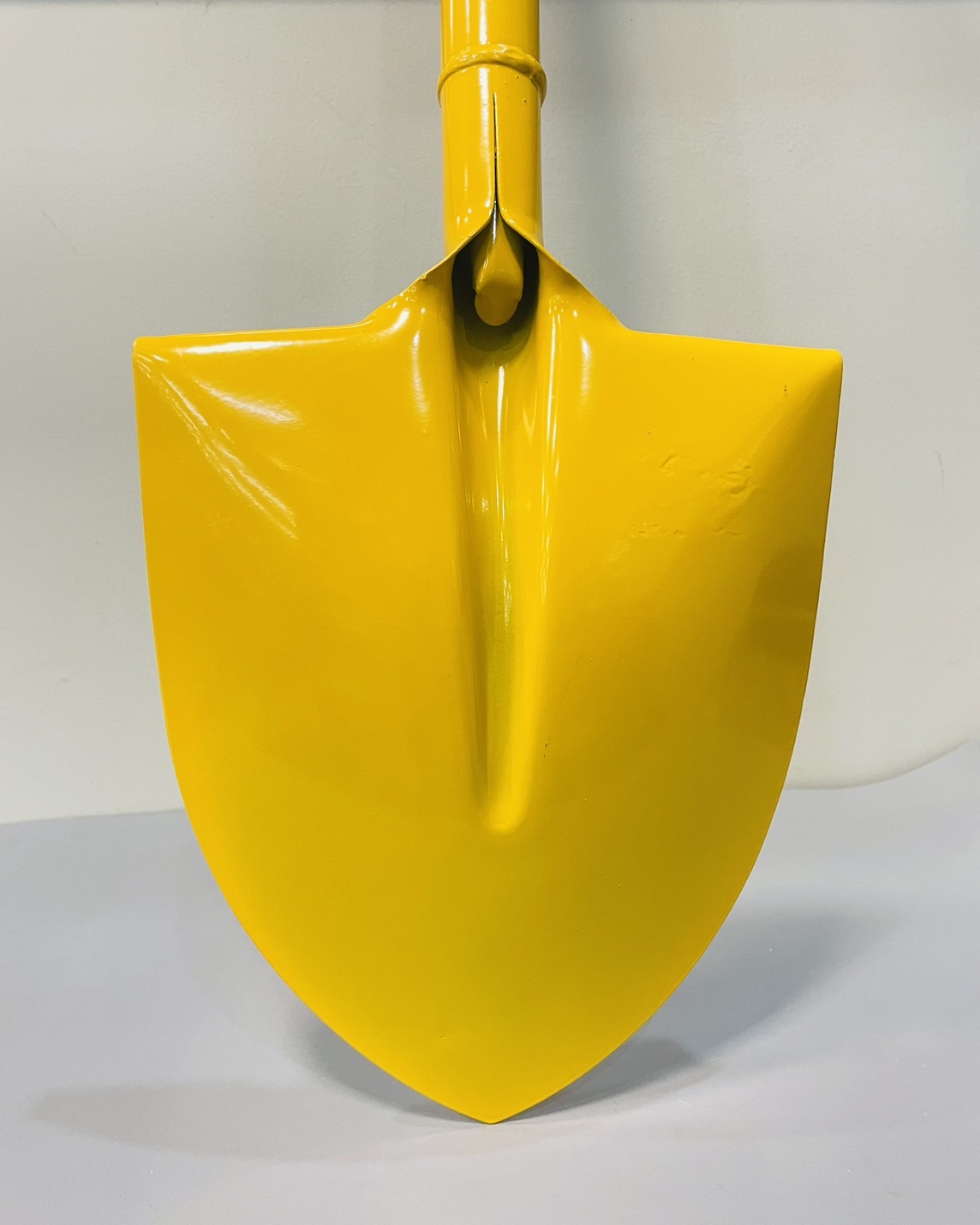 พลั่วด้ามเหล็ก ปากแหลม