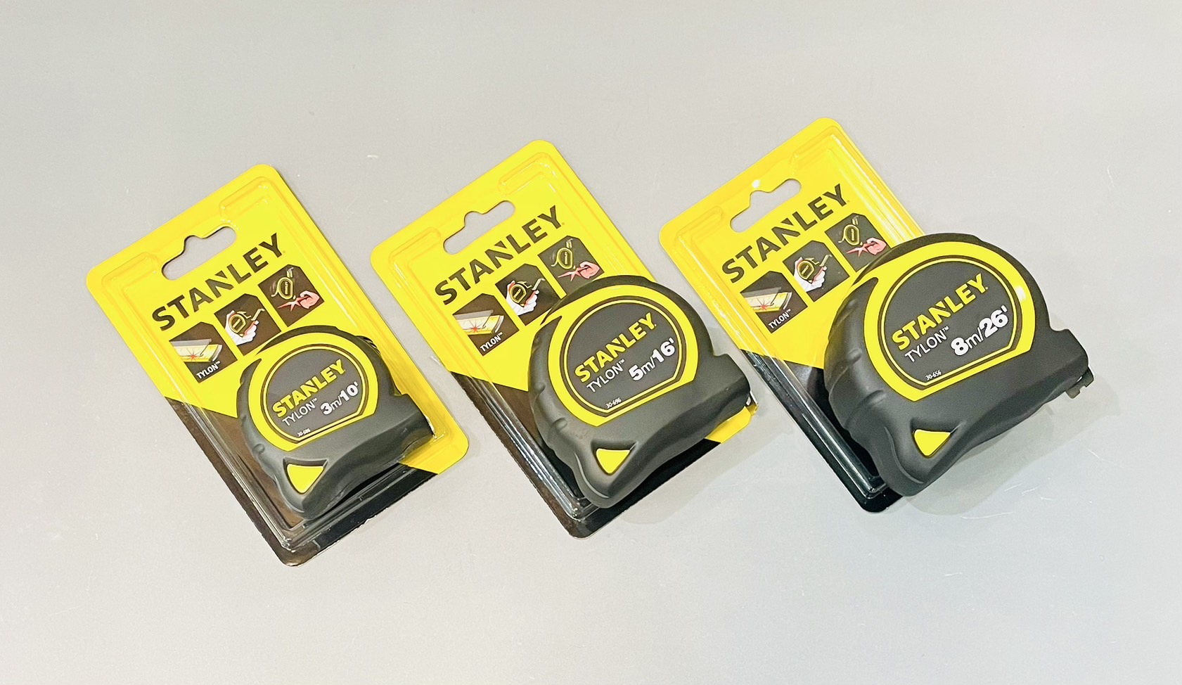 ตลับเมตร หุ้มยาง 8ม. สแตนเล่ย์