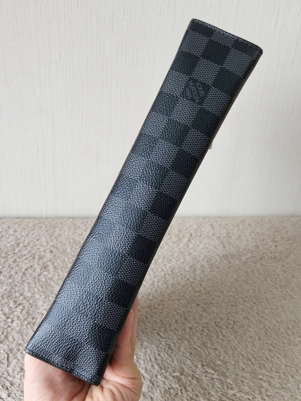 LV Pochette Voyage Graphite MM