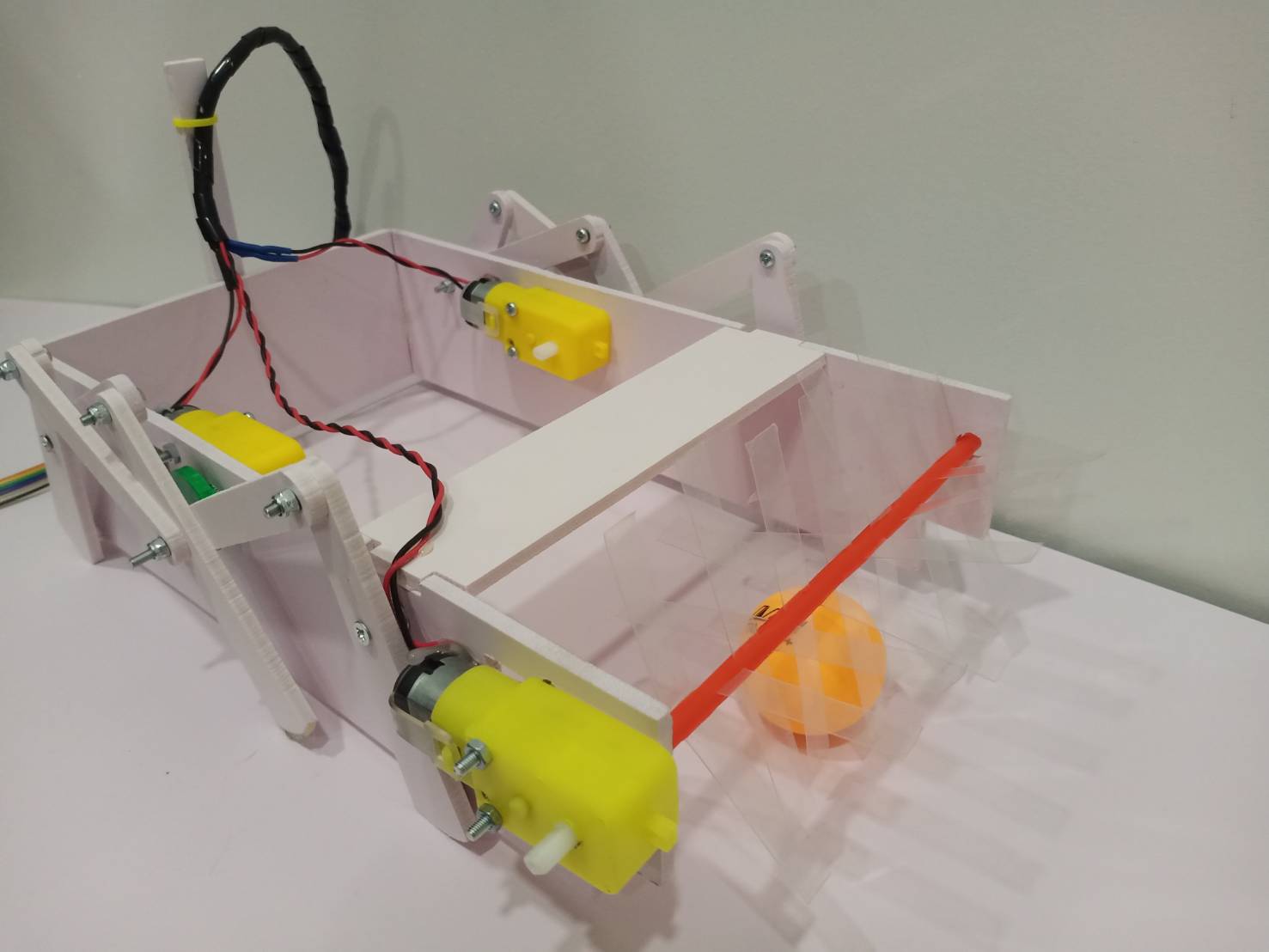 หุ่นยนต์เลี้ยงแกะ 3 มอเตอร์ รุ่น OM1(พื้นฐานประถม) (ประกอบให้1ชุดประกอบเอง2ชุด) Ex