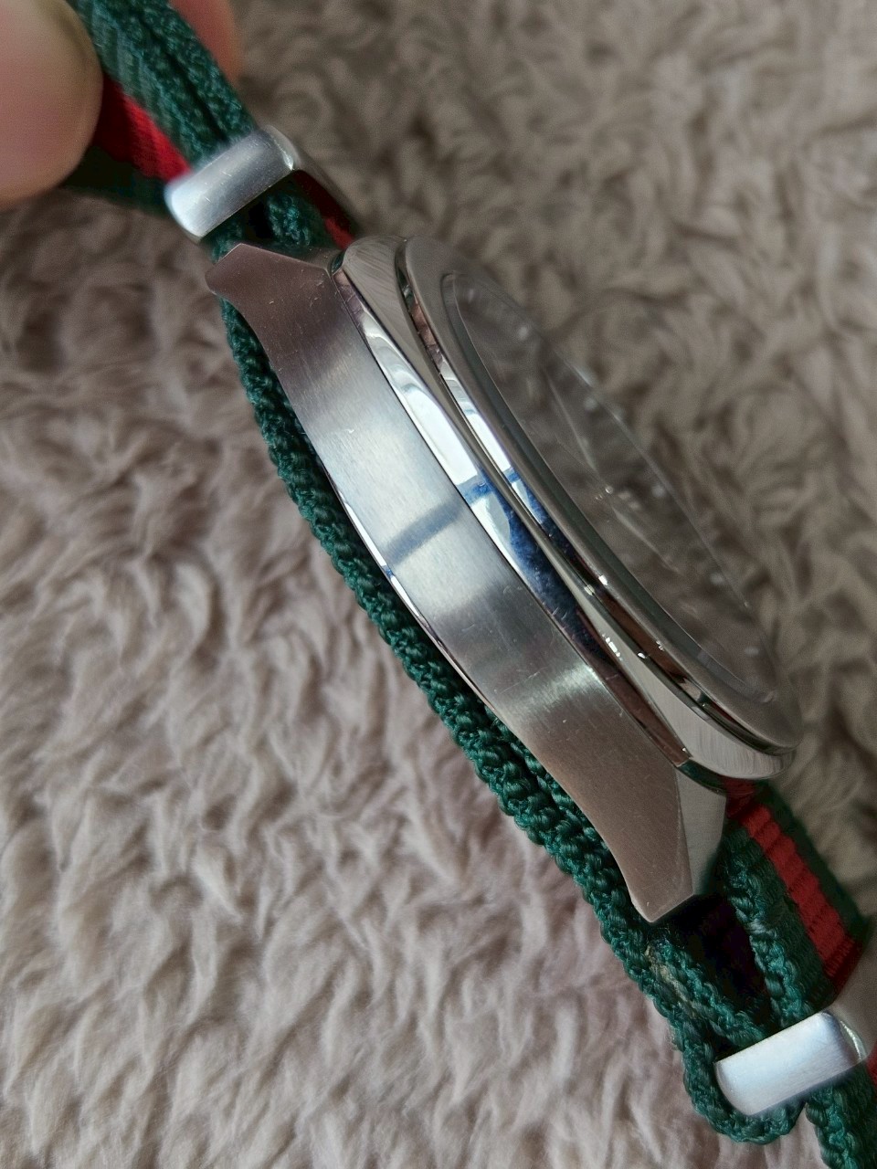 Gucci watch ya142305