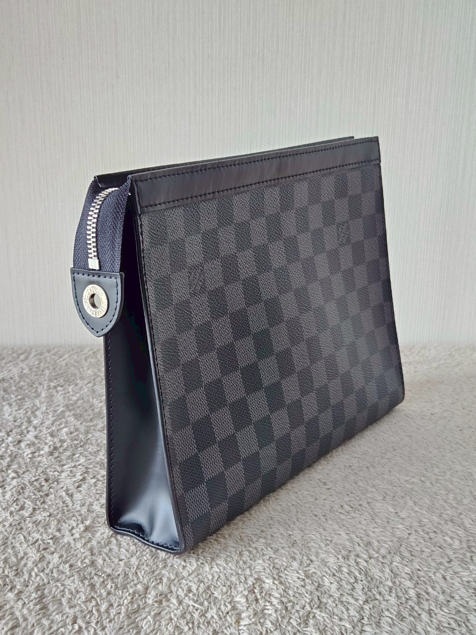 LV Pochette Voyage Graphite MM