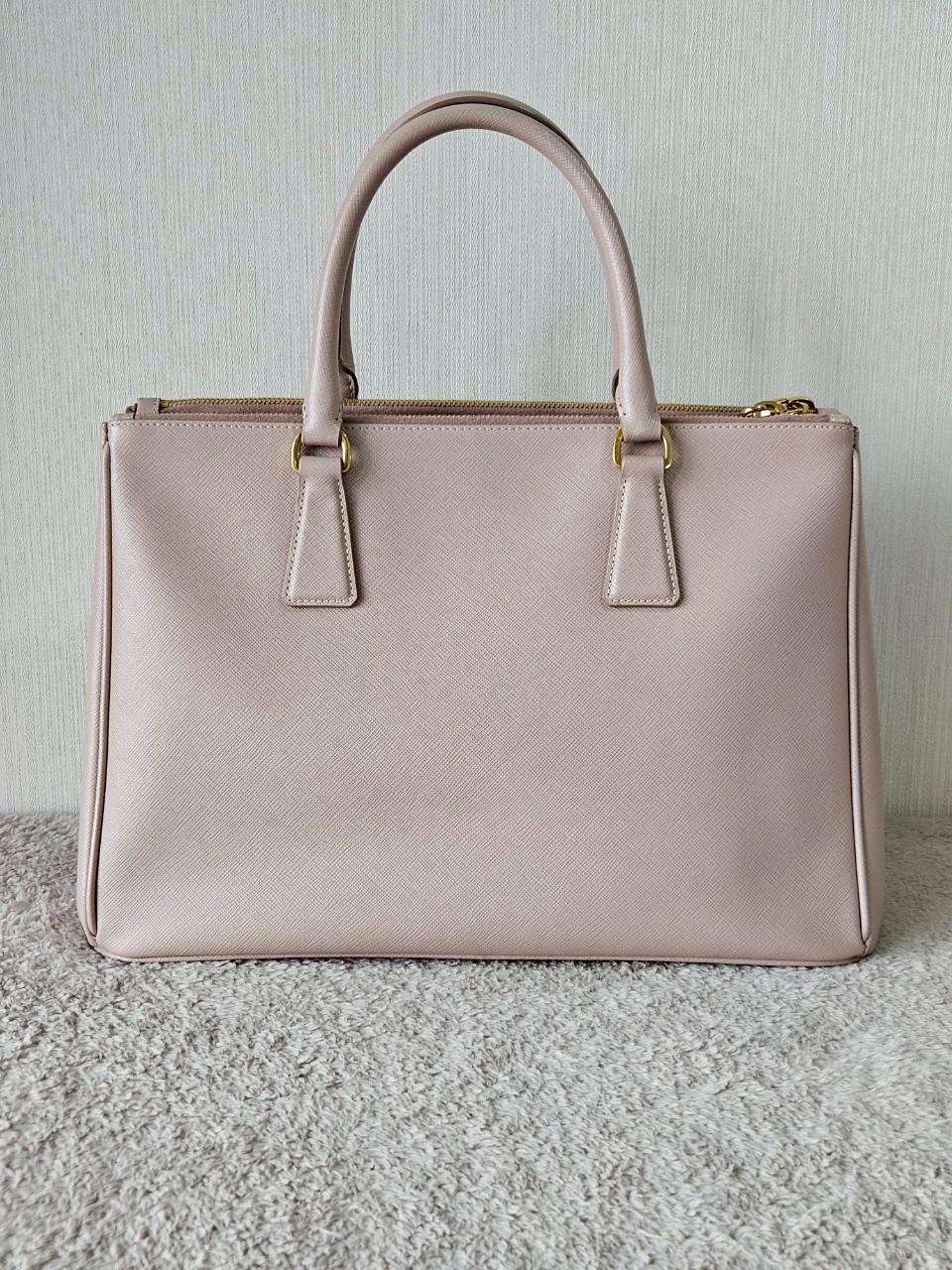 Prada Saffiano 35 Cameo