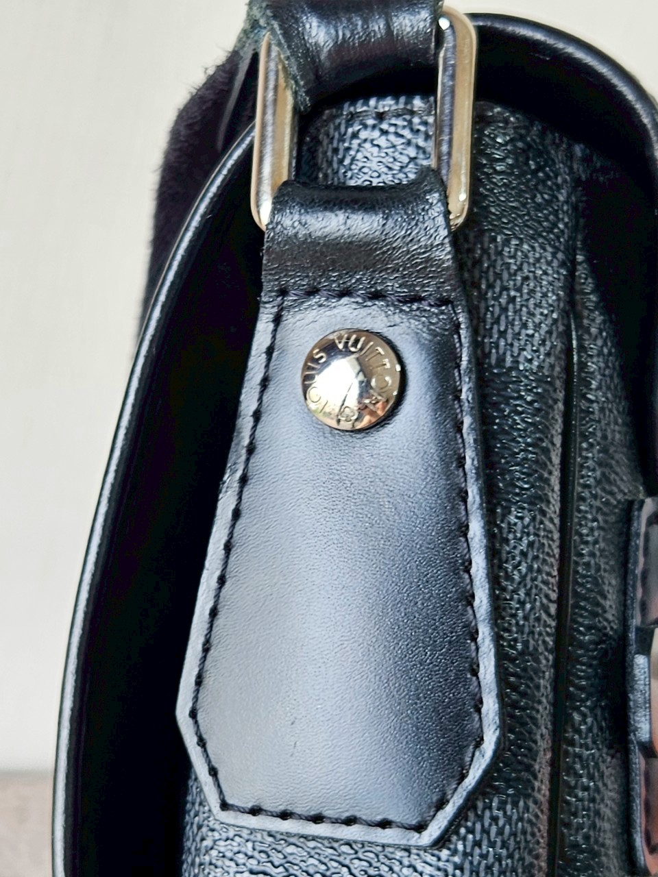 LV District GM Damier Graphite