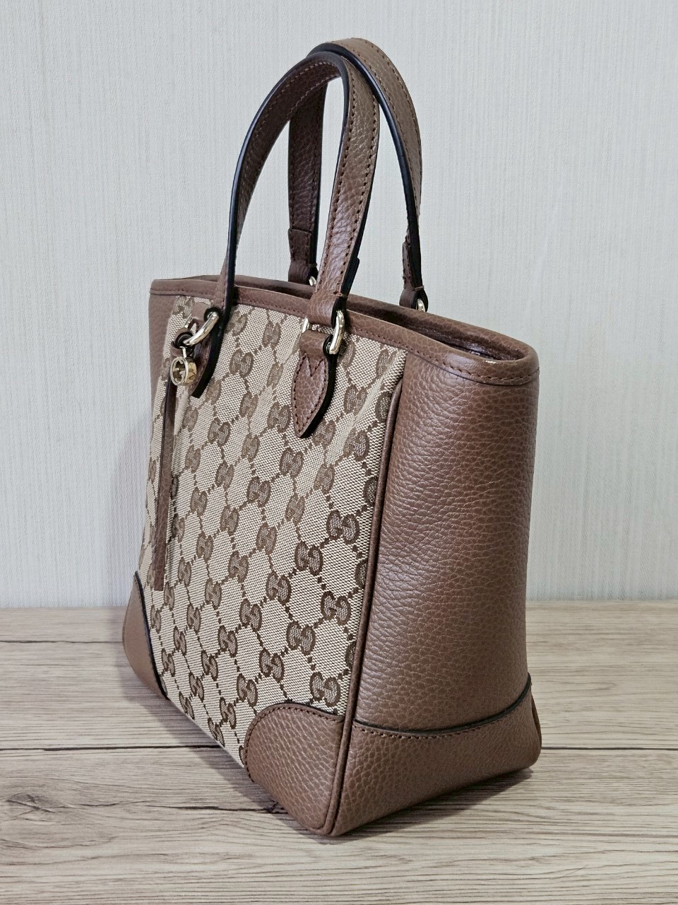 Gucci Bree Tote สีน้ำตาล