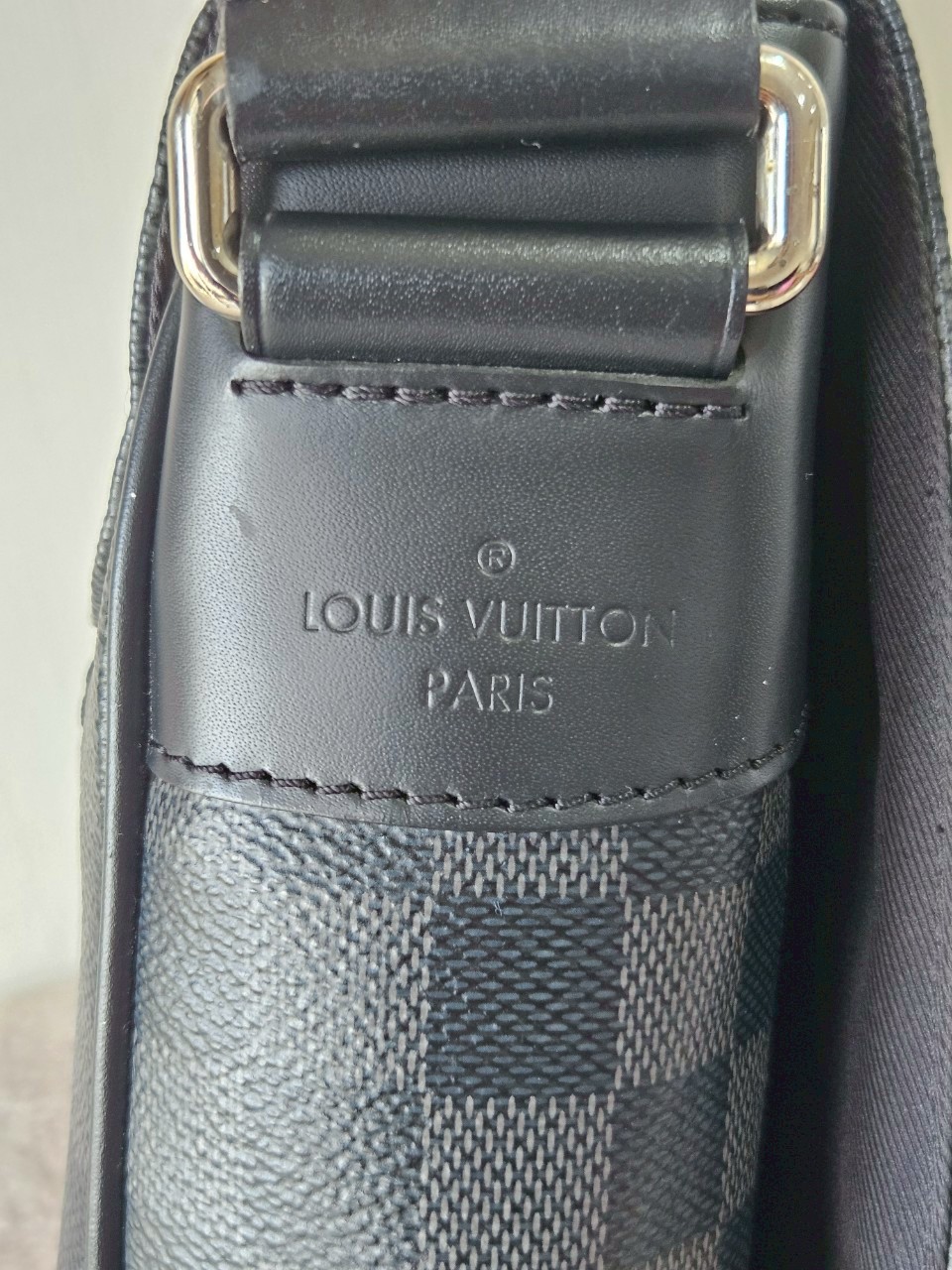 LV District Damier Graphite MM