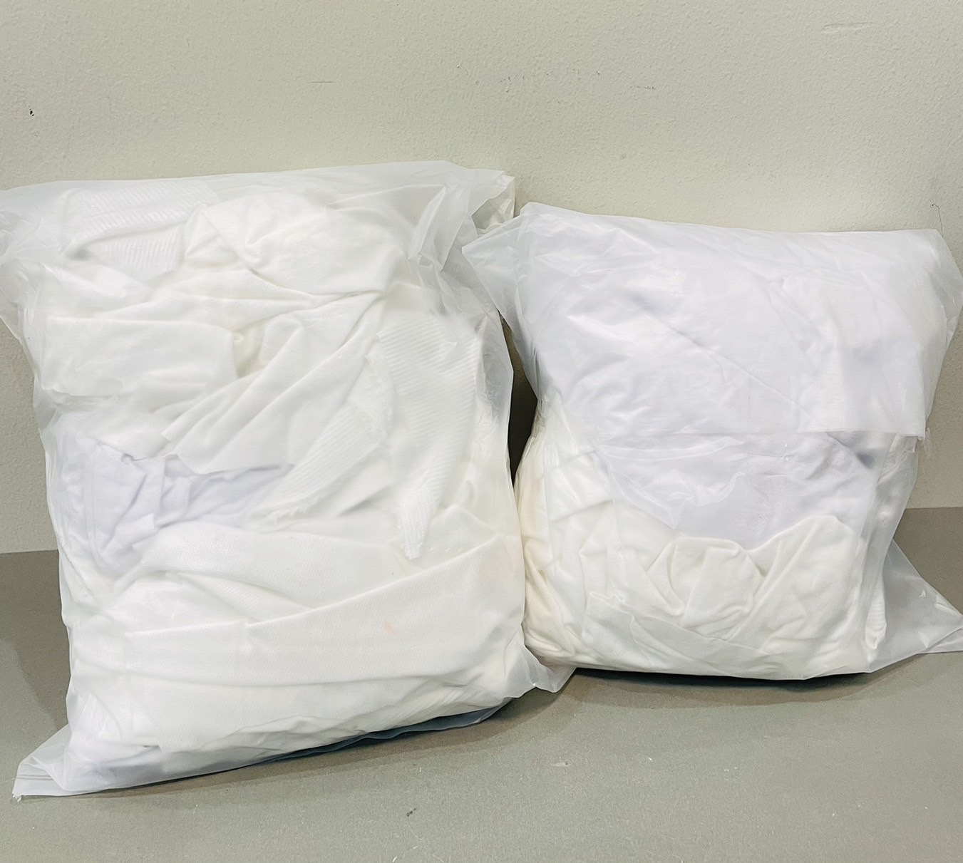 เศษผ้าสีขาว ไม่เย็บ (ถุง 0.5กก.)