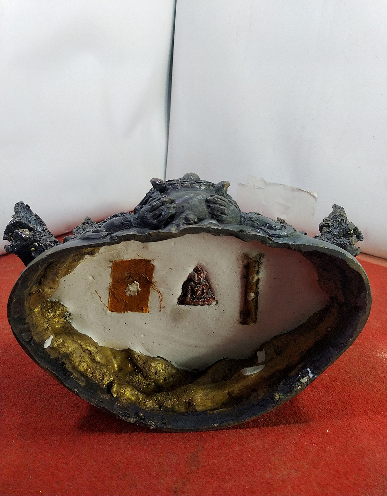 สมเด็จพระมหาจักรพรรดิ์ สมเด็จองค์ปฐม มหาจักรพรรดิทรงเครื่อง ประทับพระราหูนาคเกี้ยว เนื้อโลหะทองเหลือง ผิวมันปู