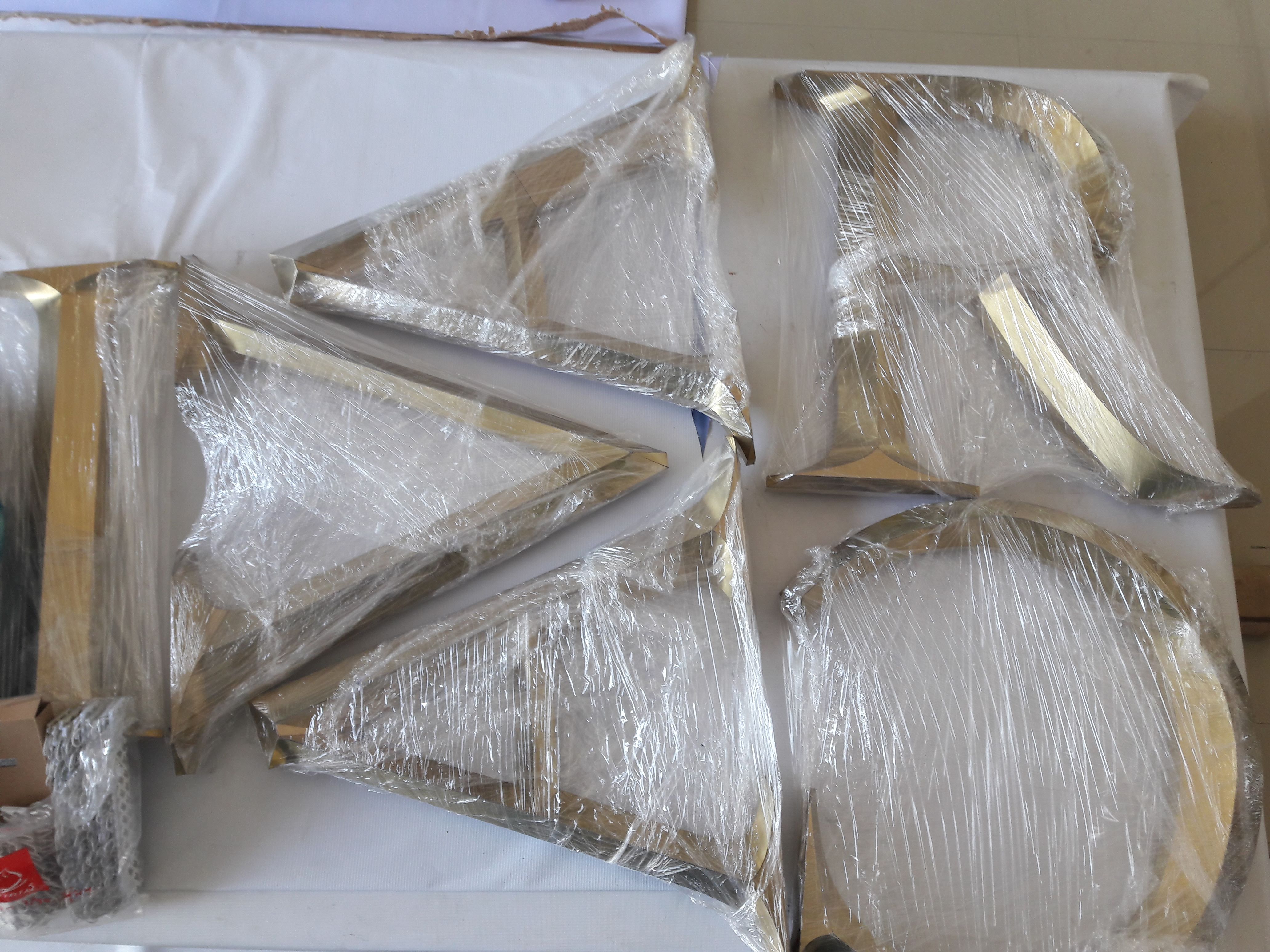 งานผลิตติดตั้ง ตัวอักษรไทเทเนี่ยมทองแฮร์ลาย 3มิติ.วางไฟ พร้อมติดตั้งราคาโรงงาน