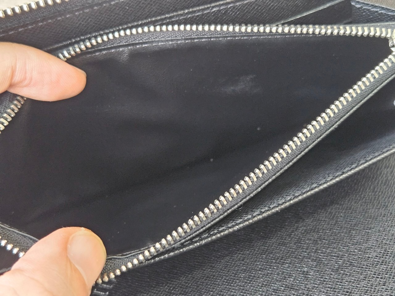 LV EPI Zippy Organizer Long Wallet