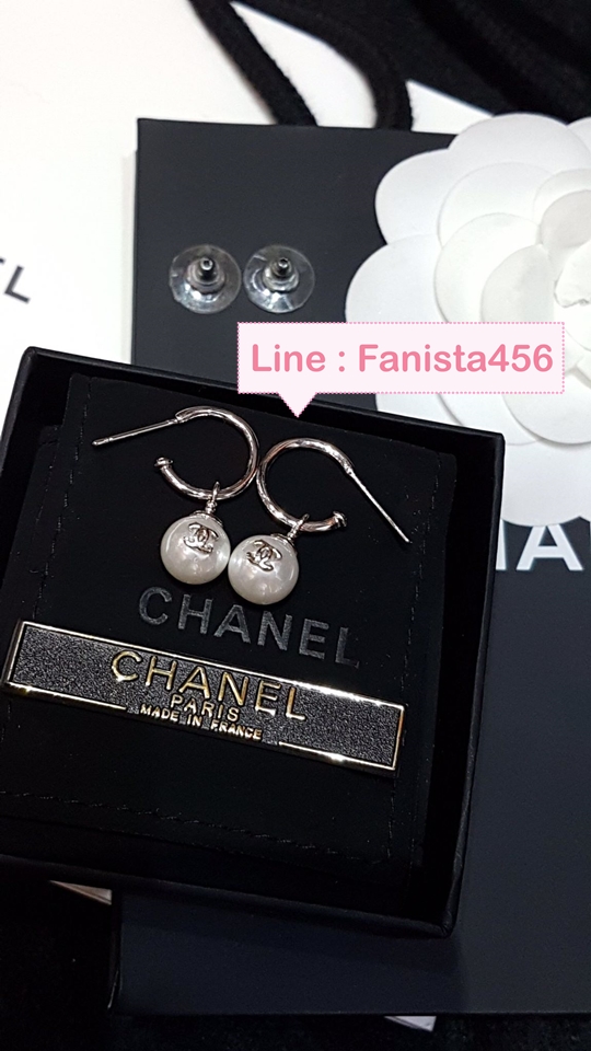 ต่างหู ชาแนล Chanel Earring ต่างหูชาแนลมุก (สีเงิน)