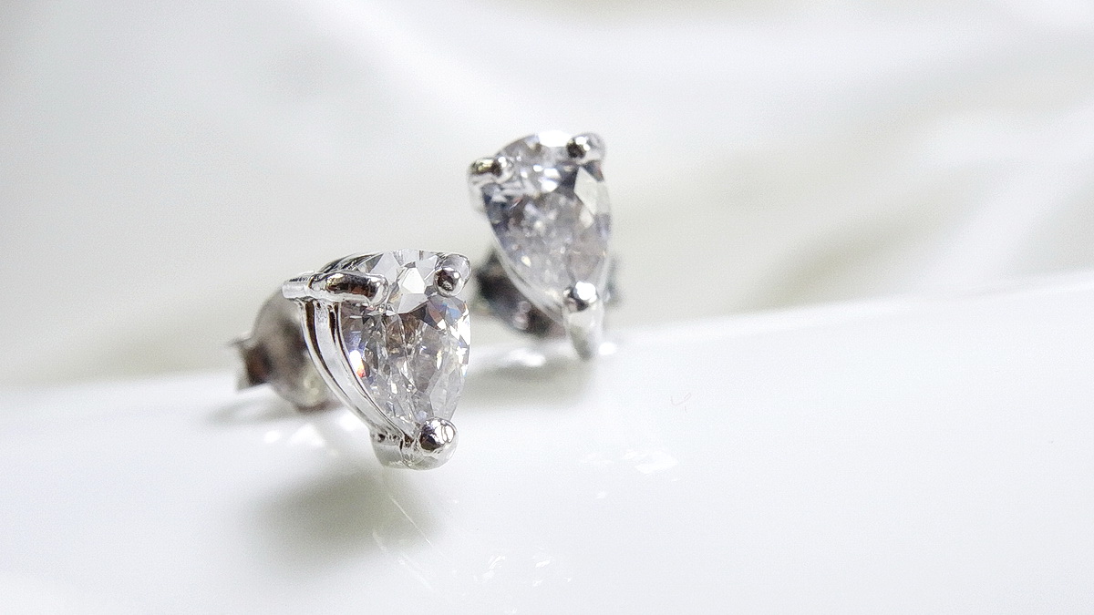 ต่างหูเพชรCZ เกรดพรีเมี่ยม ต่างหูเพชรเดี่ยวทรงเหลี่ยม ลดกระหน่ำเหลือคู่ละ 390- รับประกันความพึงพอใจ