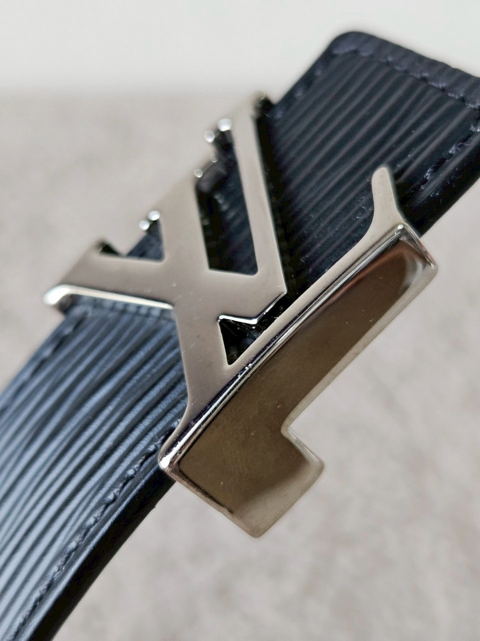 LV M9553 Black EPI Leather Belt