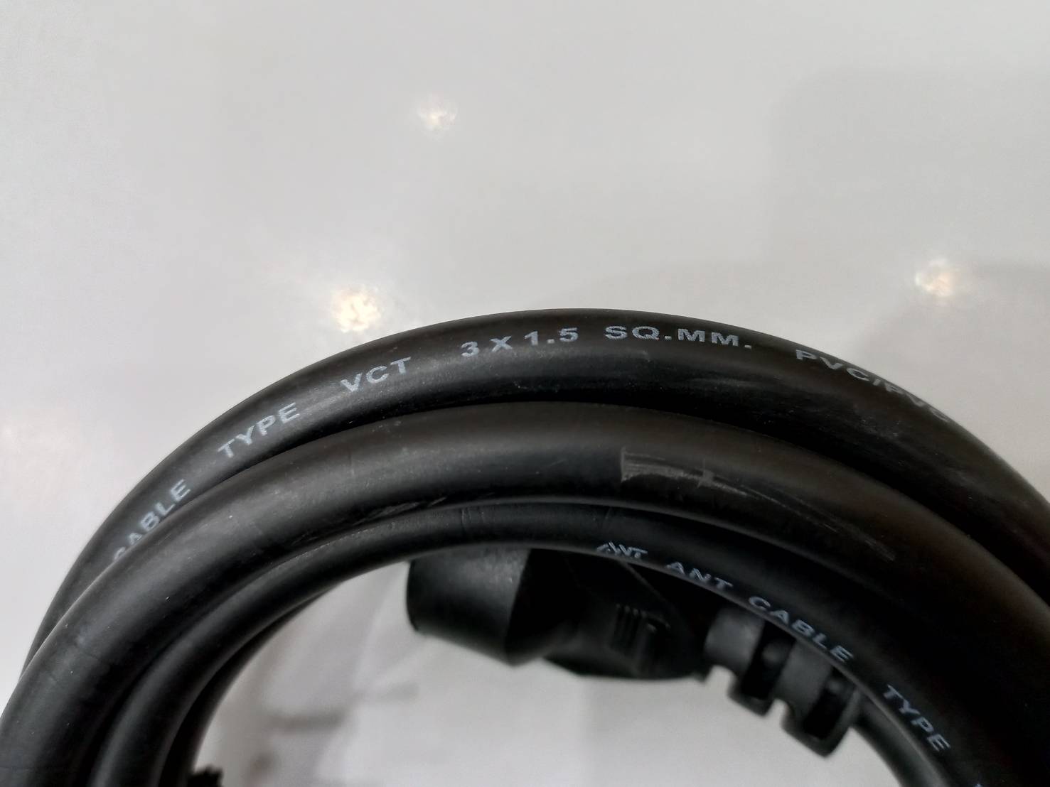 ปลั๊กตัวตัวผู้ 3ขา สาย VCT 3x1.5 ยาว 2เมตร