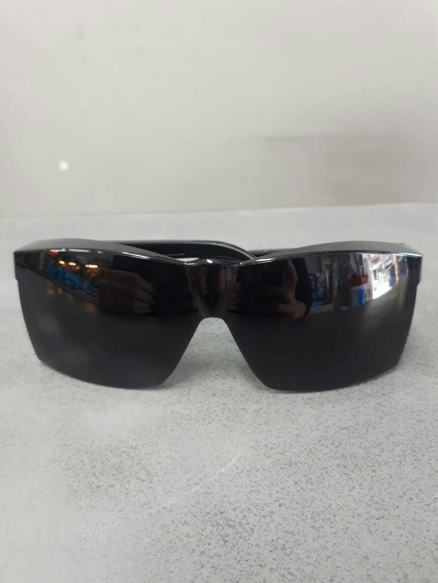 แว่นตา มีขอบข้าง ดำเข้ม