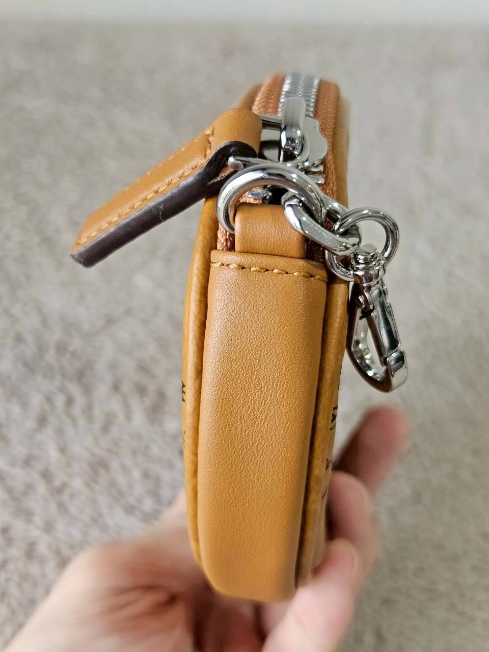 MCM Essential Pouch Orginal Black White