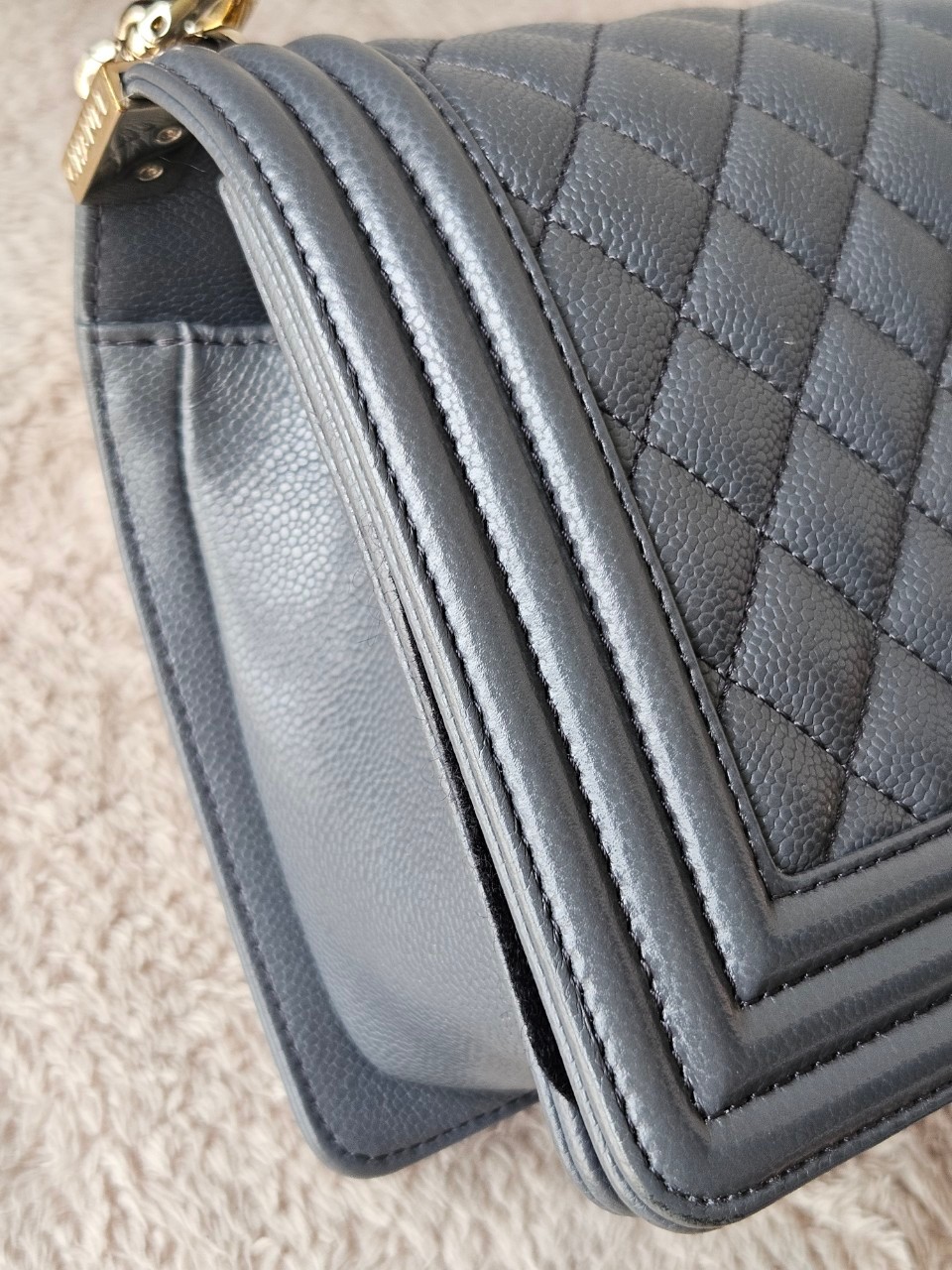 Chanel Boy 10 Cavier SHW สีเทา Microchip