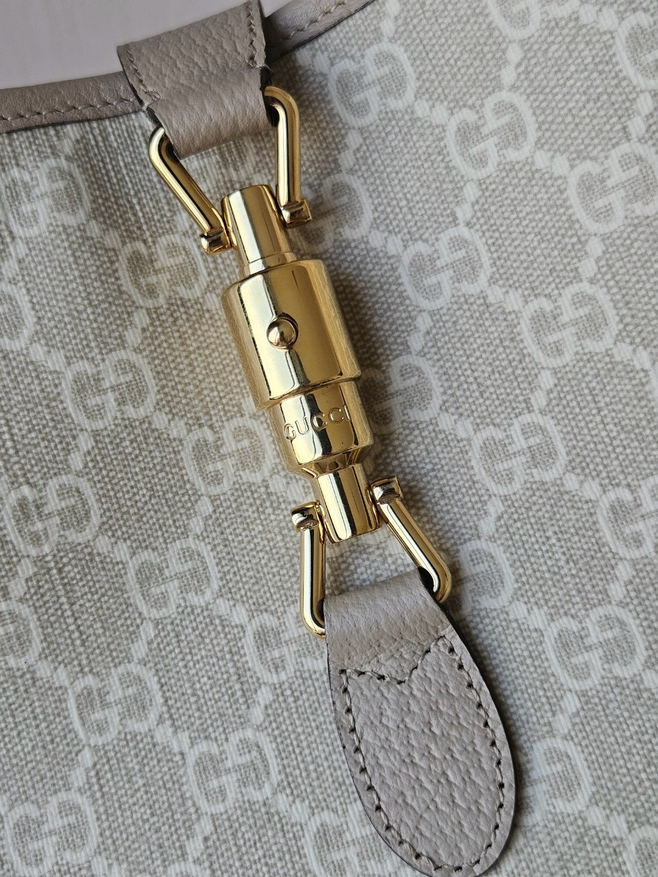 Gucci Jackie 1961 Small beige