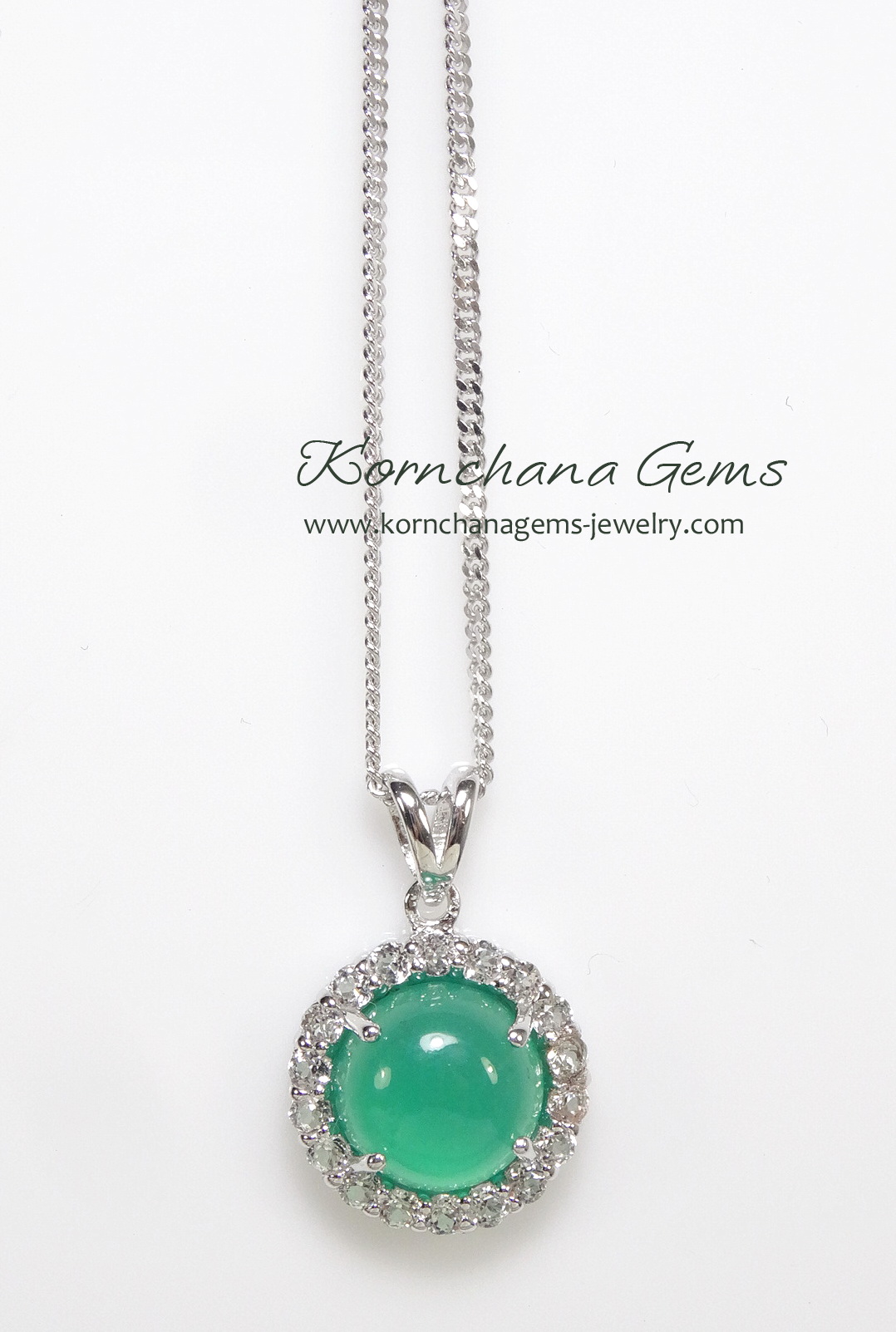 จี้พลอยแท้ พลอยโมราหลังเบี้ย chalcydony ล้อมพลอยขาวไวท์โทพาส พร้อมสร้อยเงินแท้ พลอยสีเขียวอัญมณีคนเกิดวันพุธ