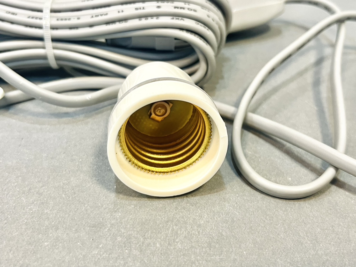 ขั้วห้อยเกลียวต่อสวิทซ์กลางทาง+ปลั๊ก+สาย5ม.