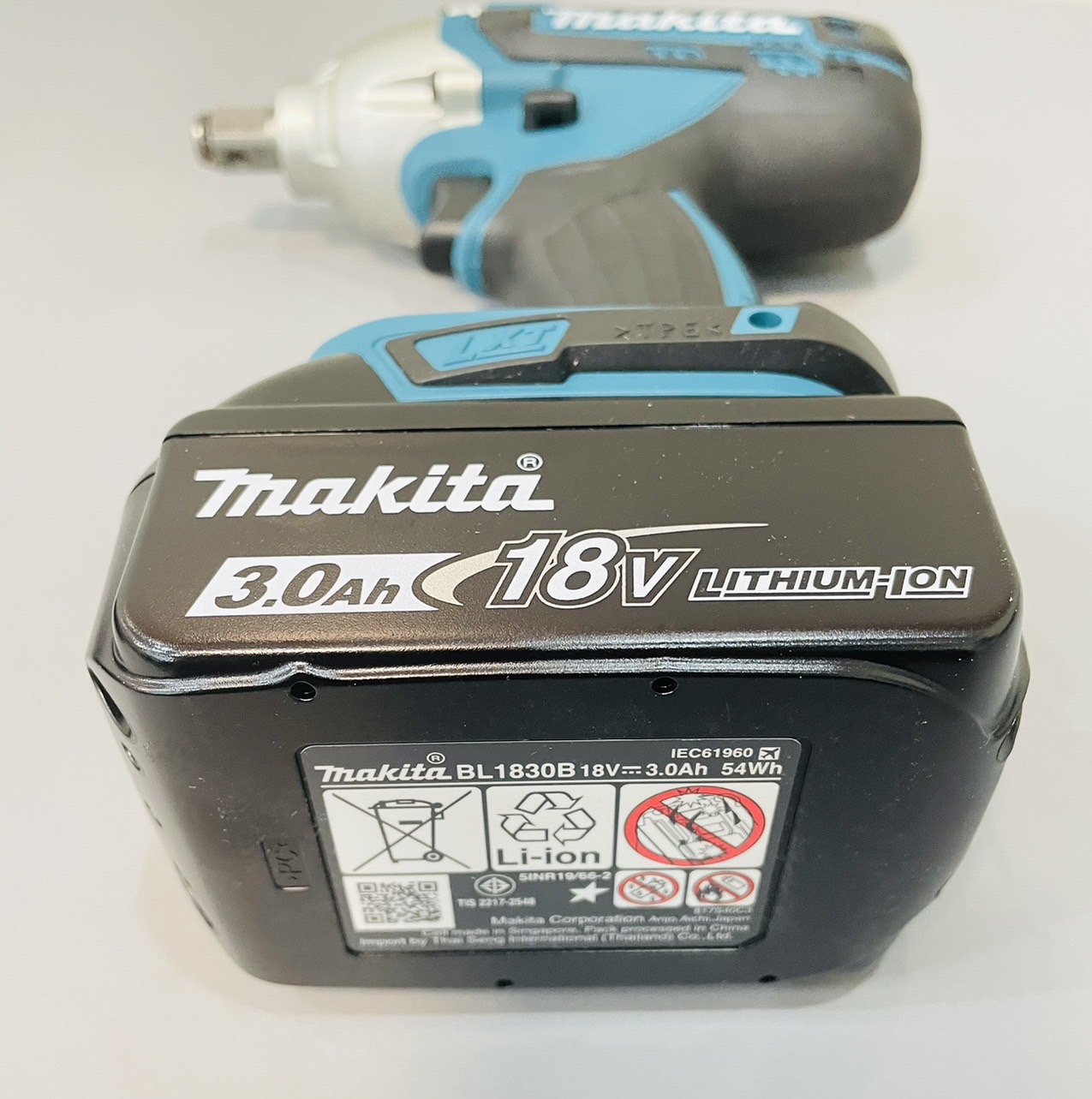 บล็อกไร้สาย 1/2" DTW190SF1J MAKITA