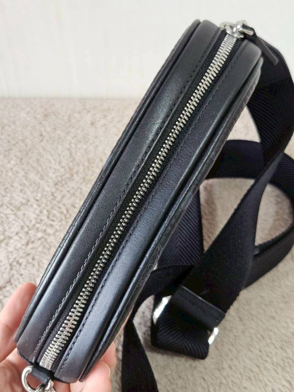 MCM Essential Pouch Orginal Black White