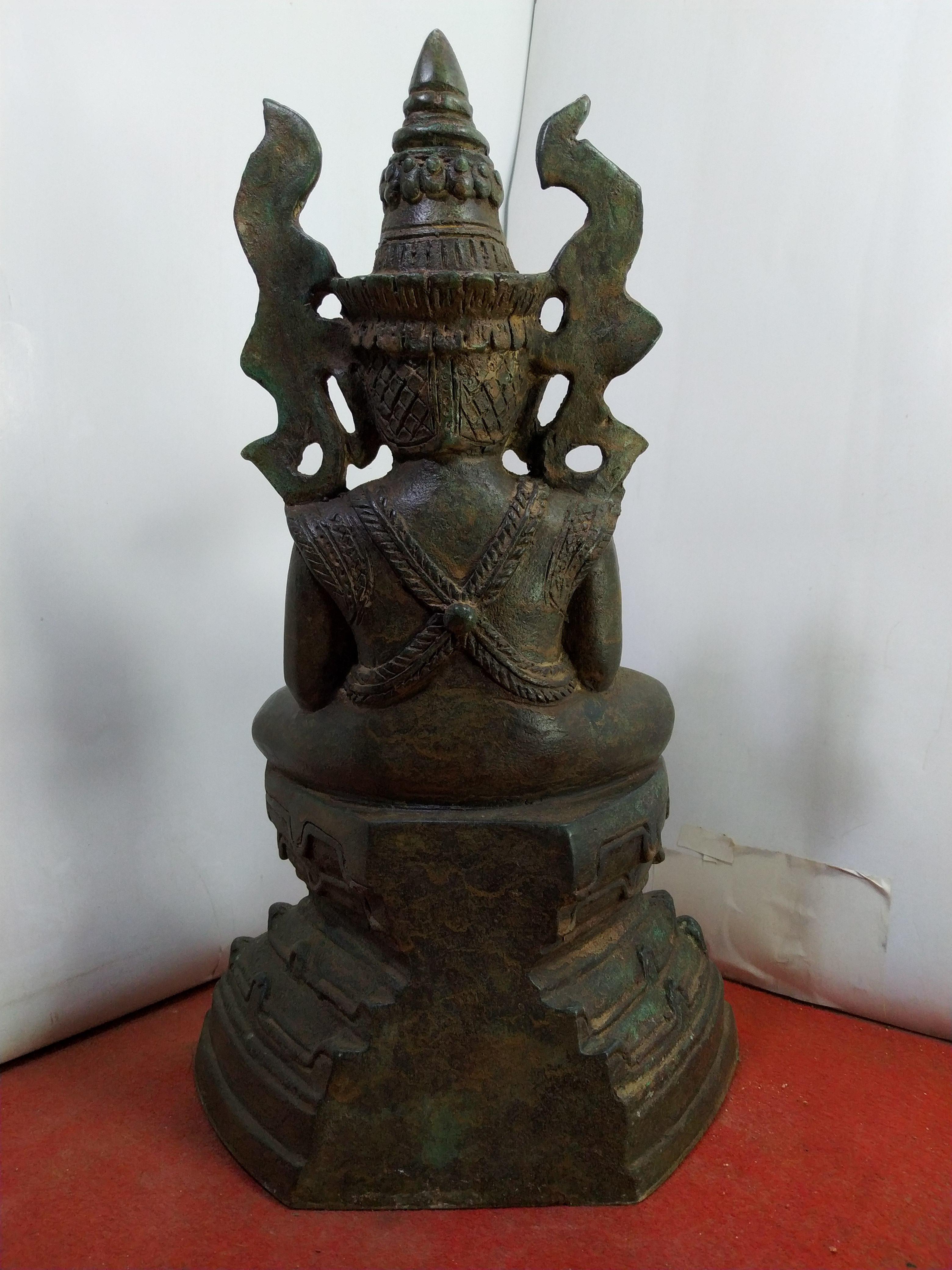 พระมหามัยมุนี หรือ มะฮาเมียะมุนิ เนื้อโลหะสำริดสภาพเก่า