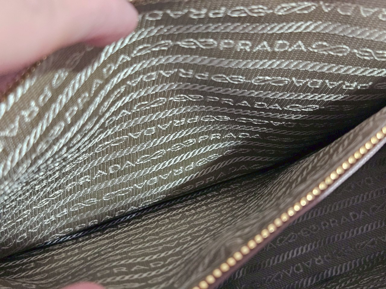 Prada Saffiano 35 Cameo