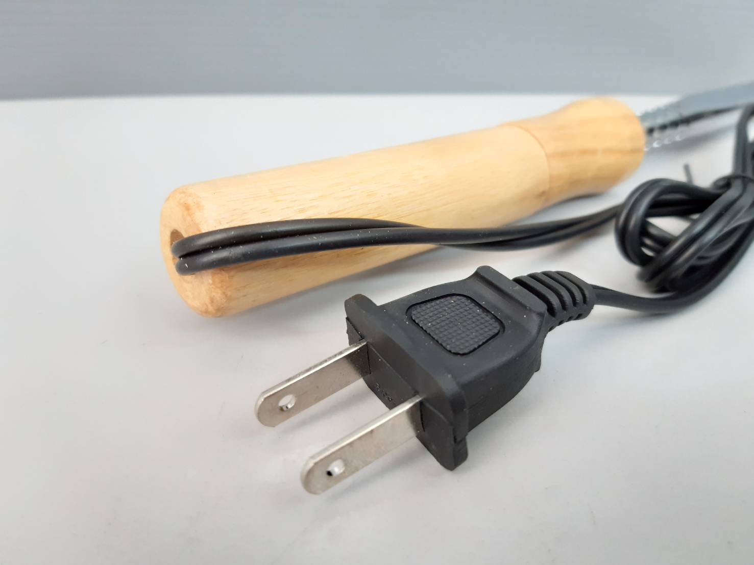 หัวแร้งไฟฟ้า ด้ามไม้ 60W Sporty