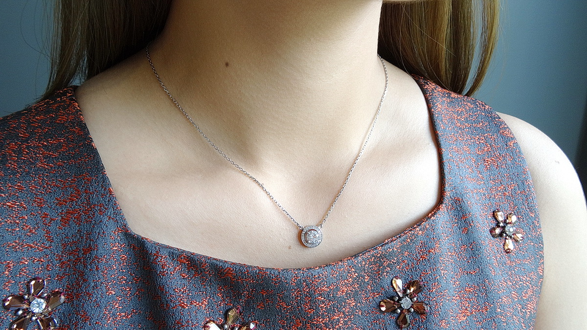 เซ็ทสร้อยคอเงินแท้ silver 925 ในเซ็ทประกอบด้วยสร้อยคอพร้อมจี้เพชร,ต่างหูเพชร และแหวนเพชร cz (cubic zirconia) เกรดพรีเมี่ยม