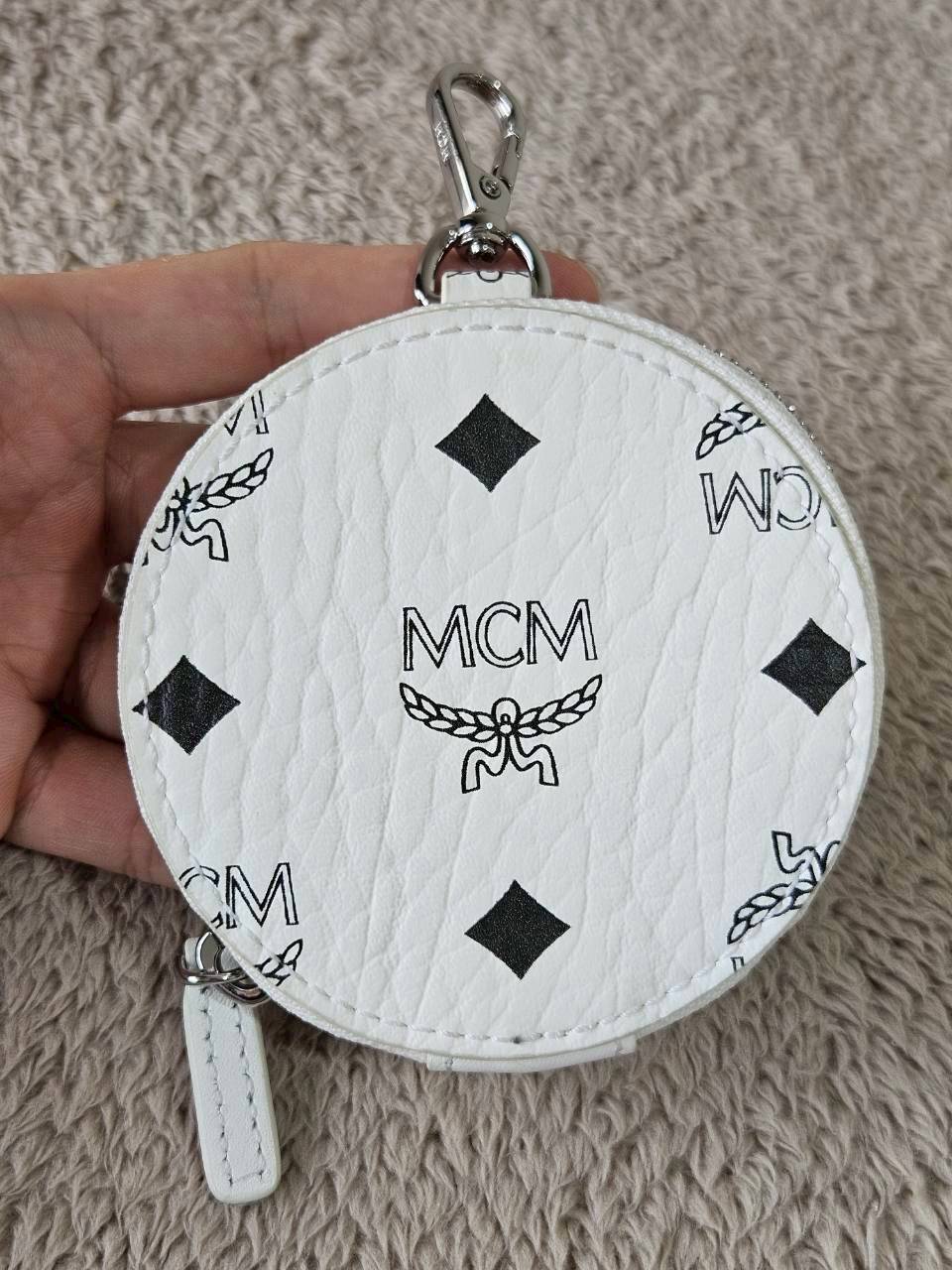 MCM Essential Pouch Orginal Black White