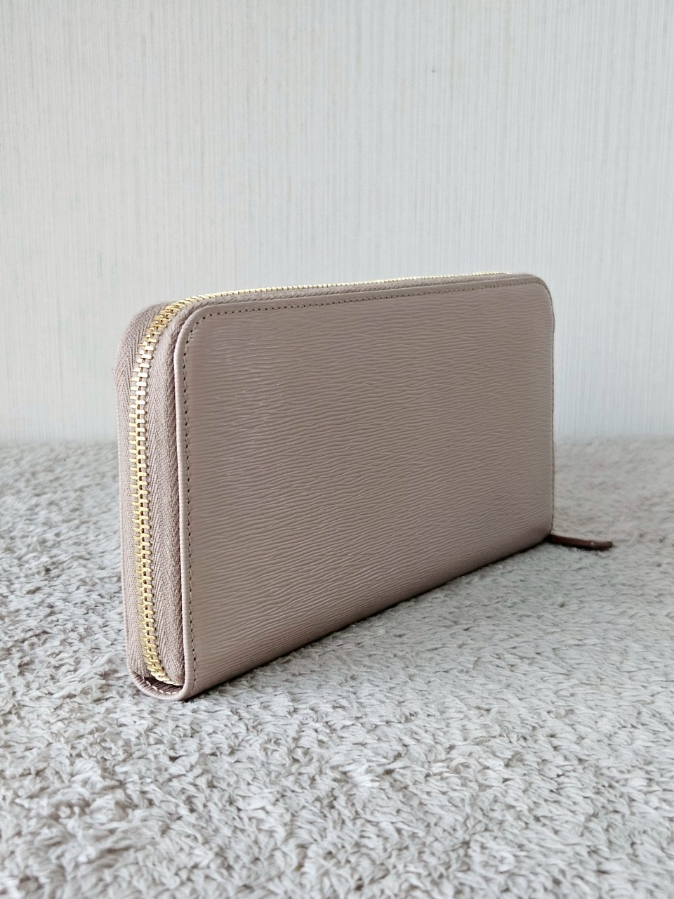 Prada 1ML506 Zippy สีนู๊ด