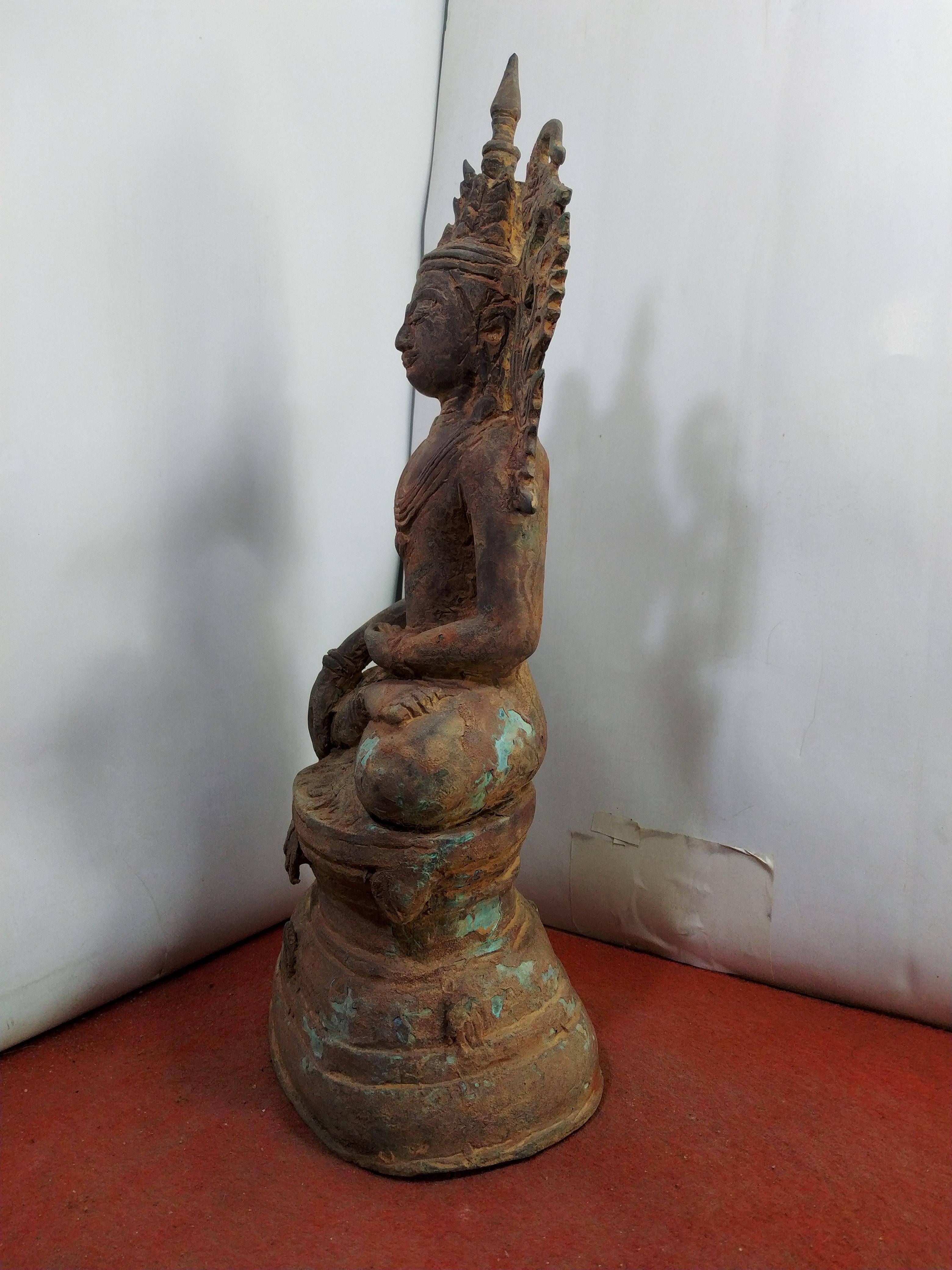 พระเชียงรุ้ง ทรงเครื่อง ปางชนะมาร ฐาน7นิ้ว เนื้อสำริดสภาพเก่า