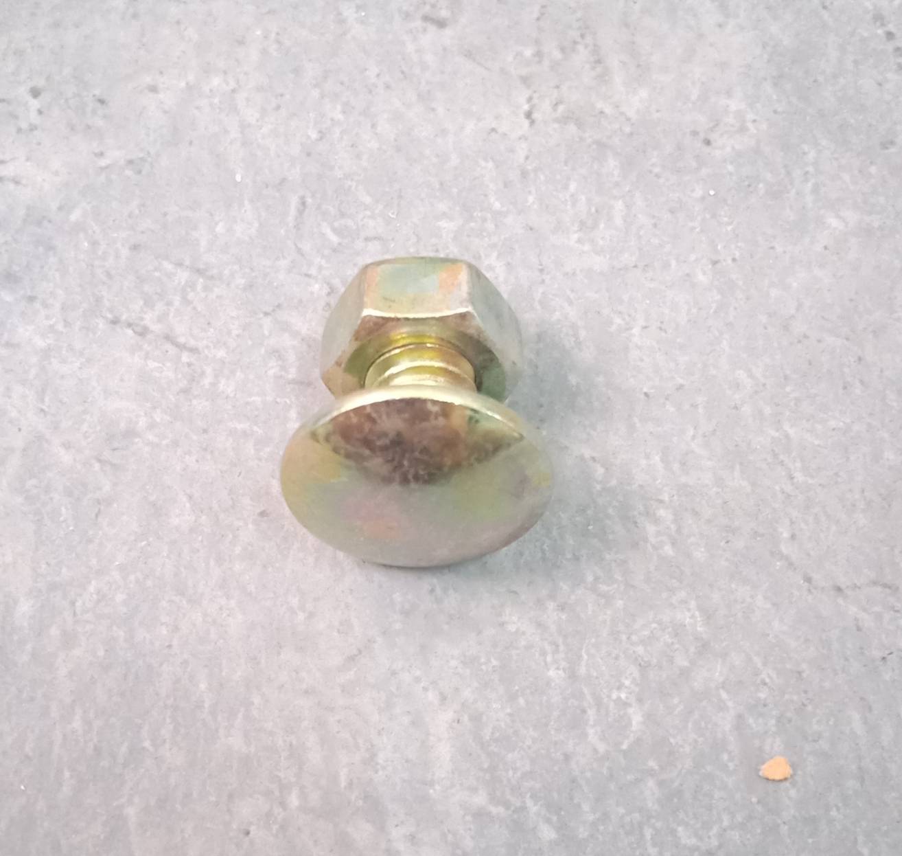 น็อตเหล็กฉาก (หัวร่ม)