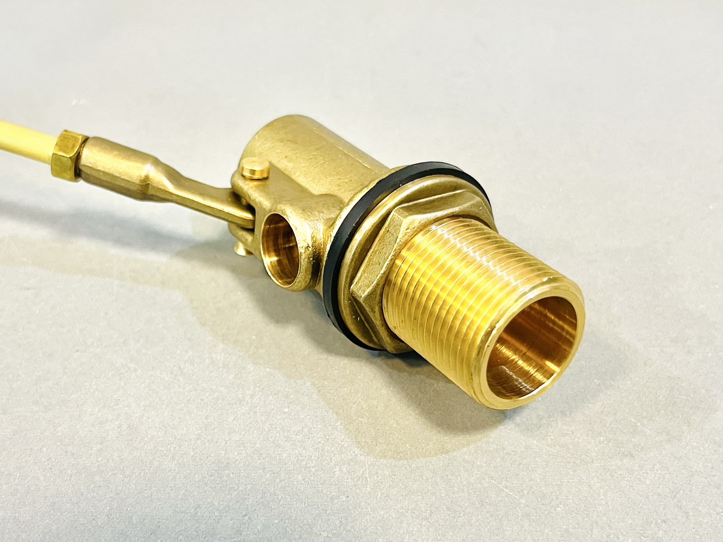 ลูกลอย+ก้านทองเหลืองสั้น SANWA ลูกบอลสีฟ้า