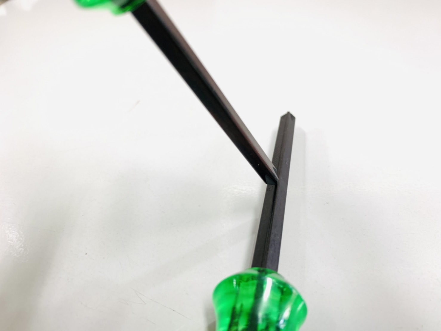 ไขควงทะลุ ตราหัวนก ( + )