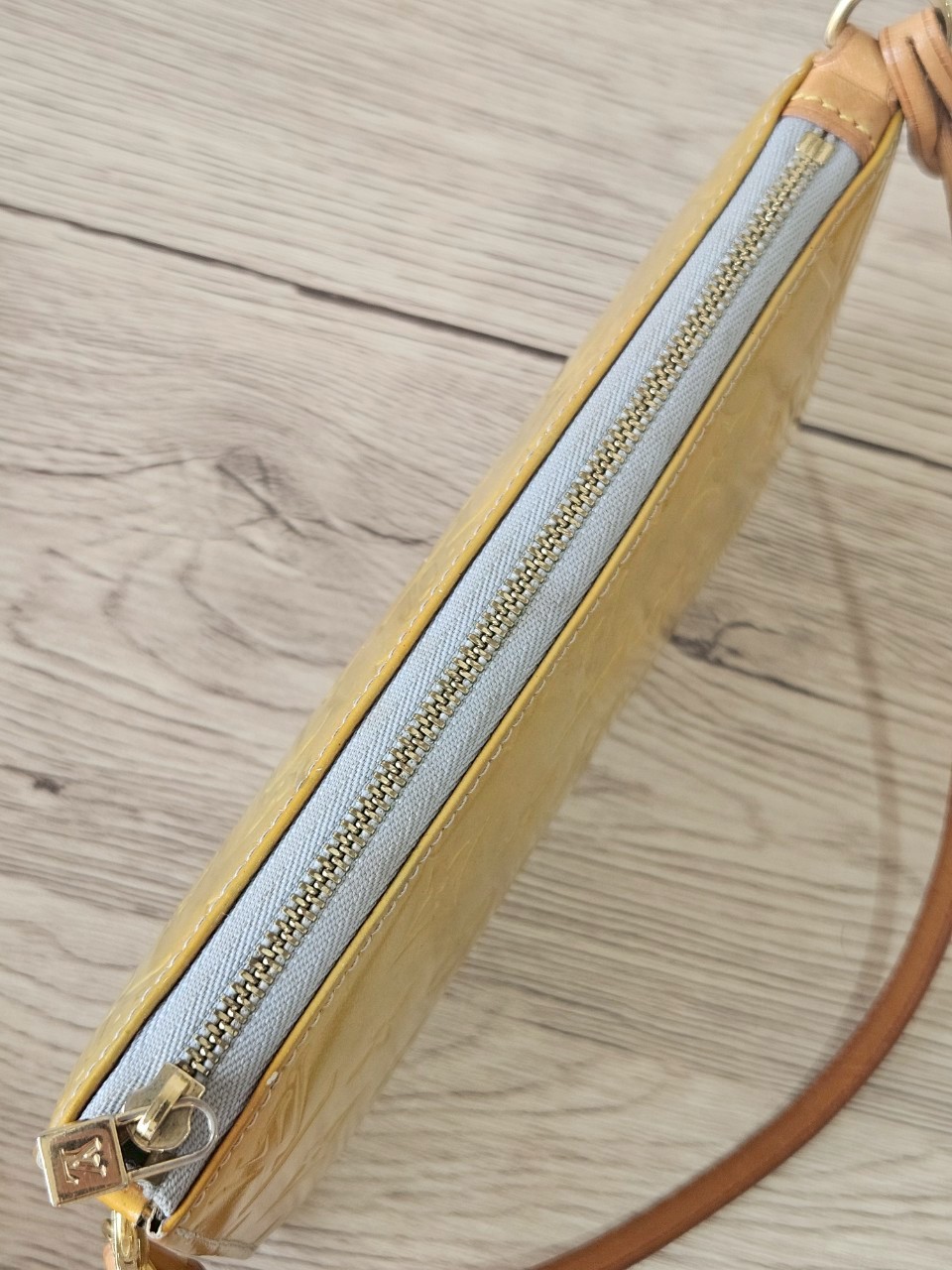 LV Lexington Pochette Monogram Vernis