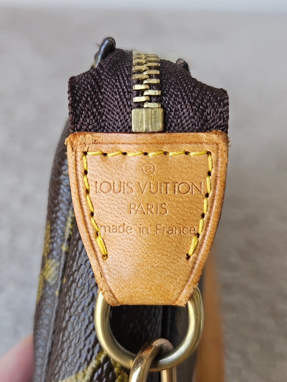 LV Pochette Mono