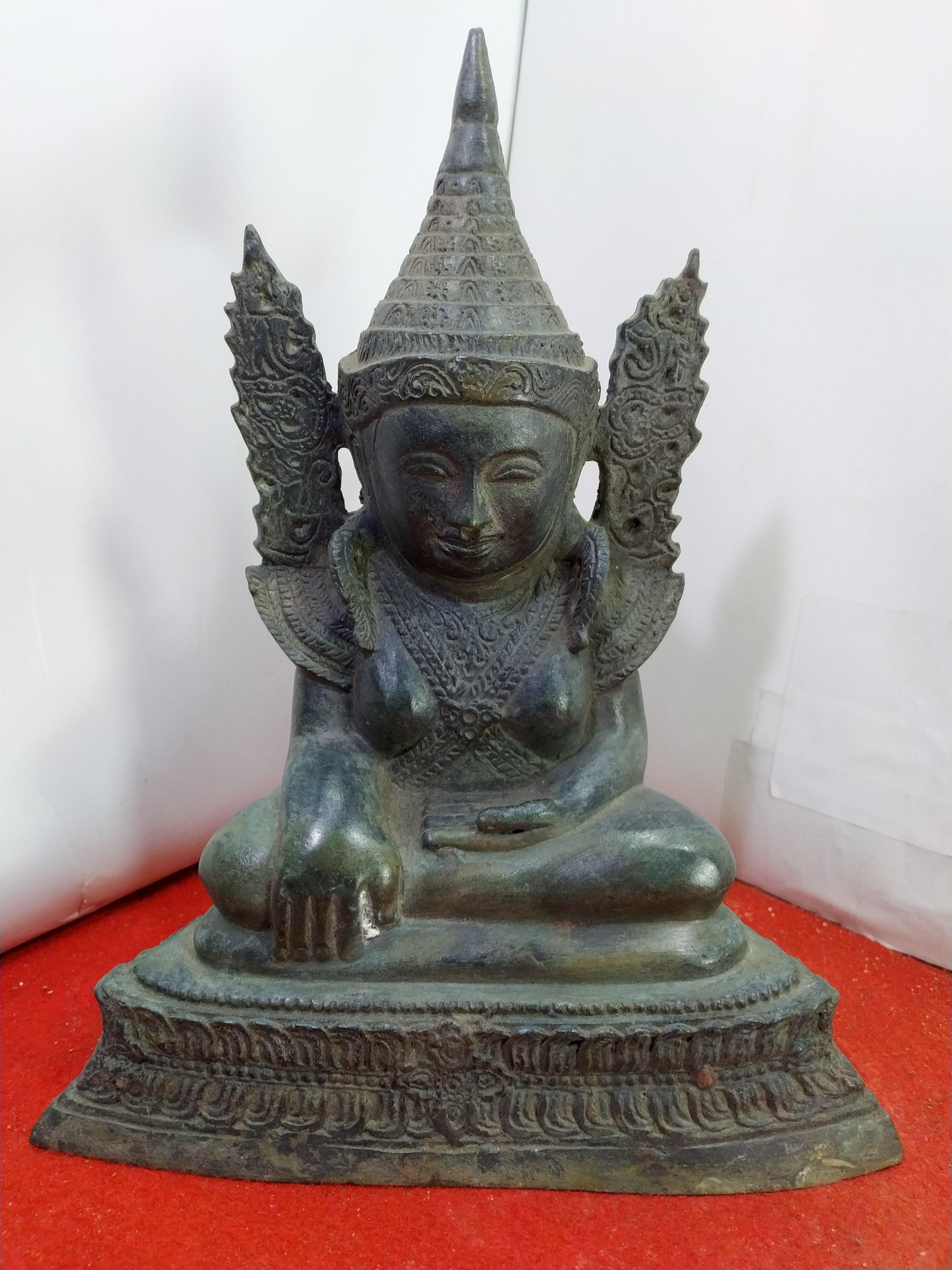 พระมหามัยมุนี หรือ มหาเมียะมุนี ขนาดฐานกว้าง 8 นิ้ว เนื้อโลหะสำริด