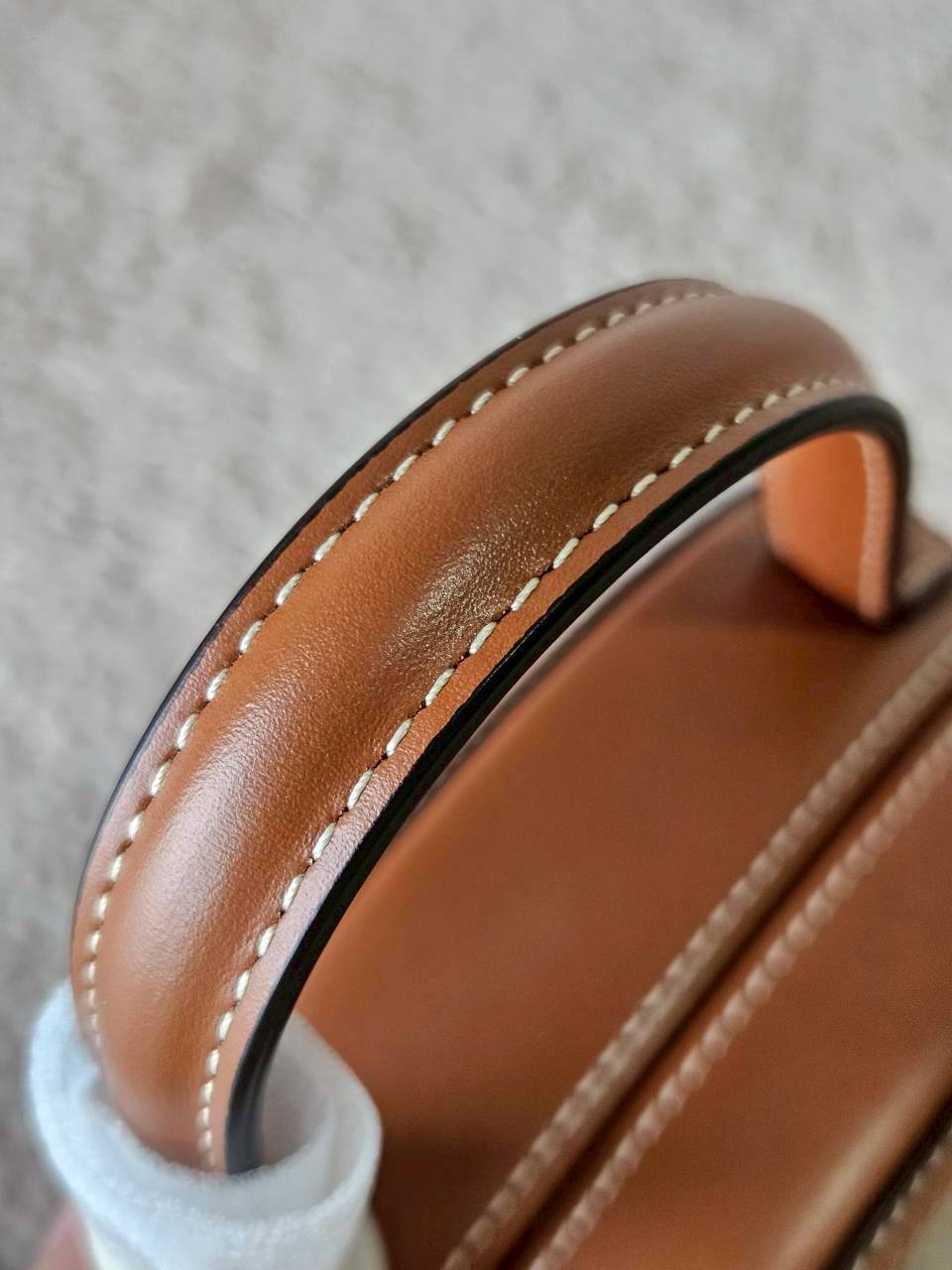 Celine Oval Minaudiere Cuir Triompe