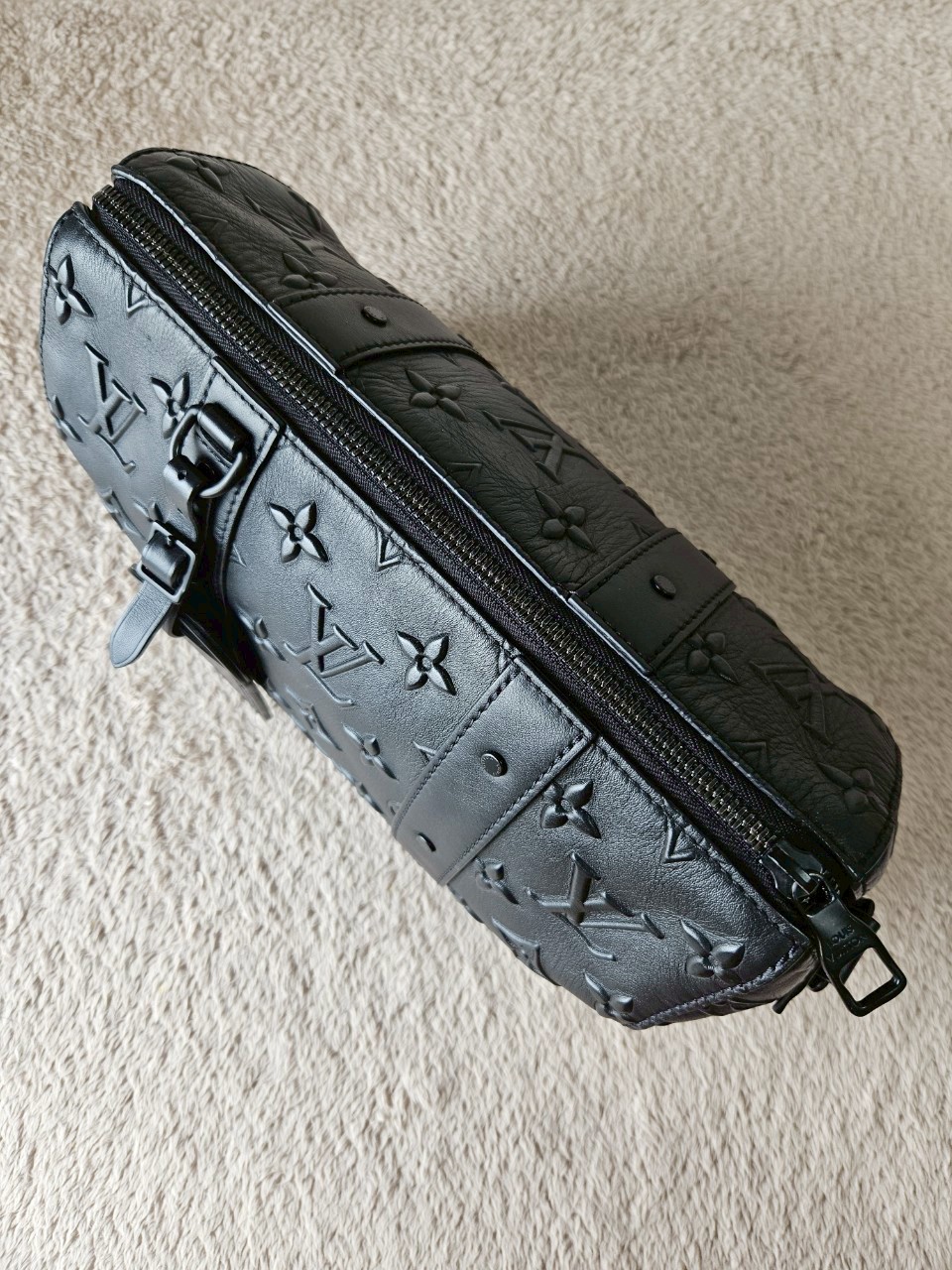 LV City Keepall 25