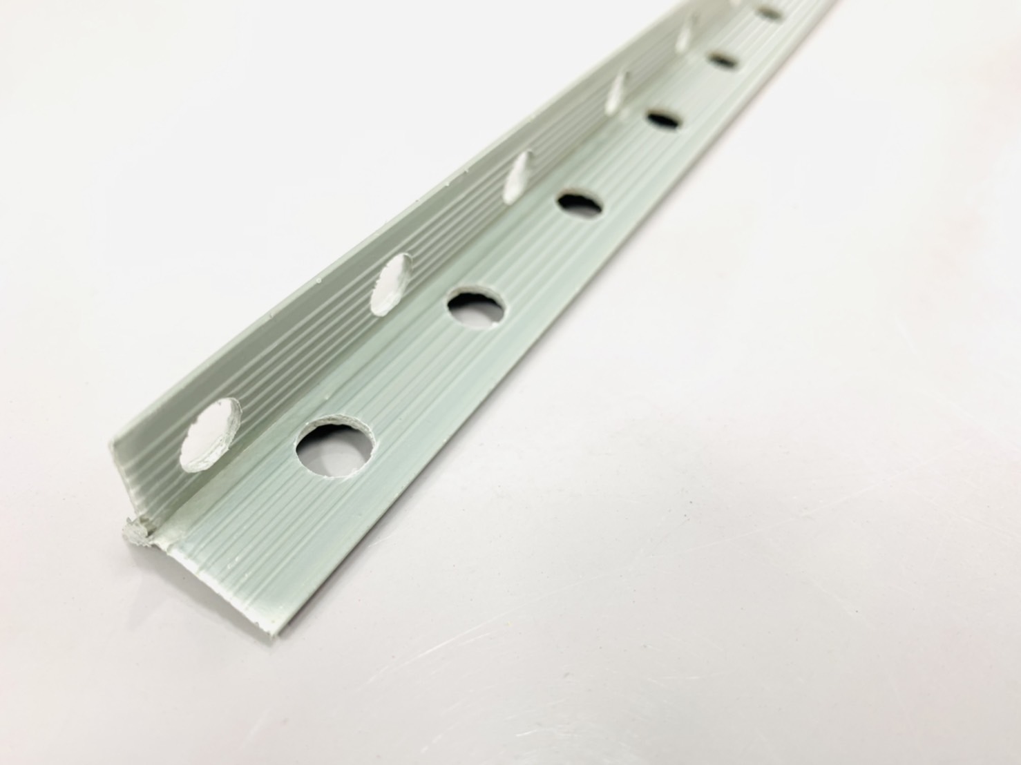 เซี้ยม PVC สีเทา 7มิล * 2ม.