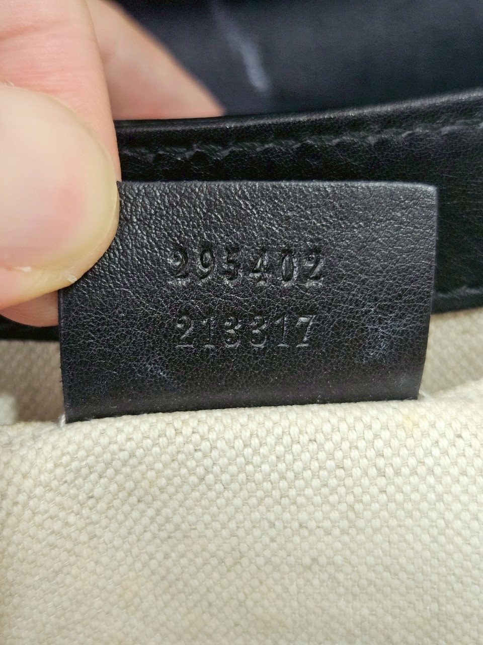 Gucci 295402 Emily Guccissima Medium