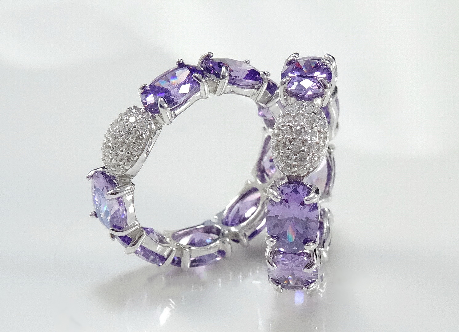 แหวนเพชรCZ สีม่วงสวย ฝังเพชร cz รอบวงเก๋มาก ตัวเรือนเงินแท้ silver925 ชิ้นงานปราณีต รับประกันคุณภาพสินค้า