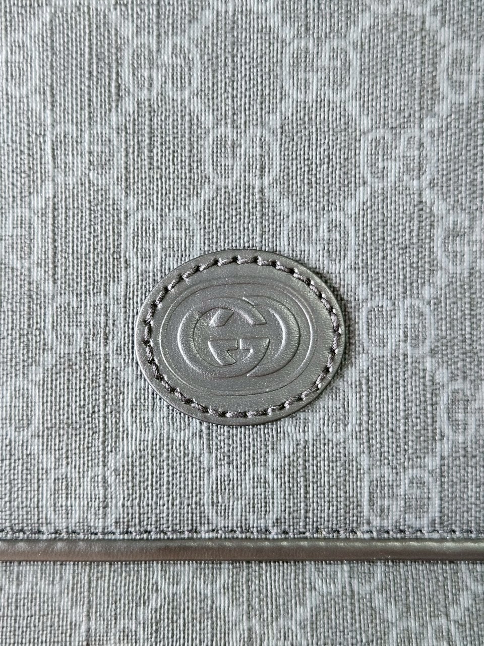 gucci messenger black GG