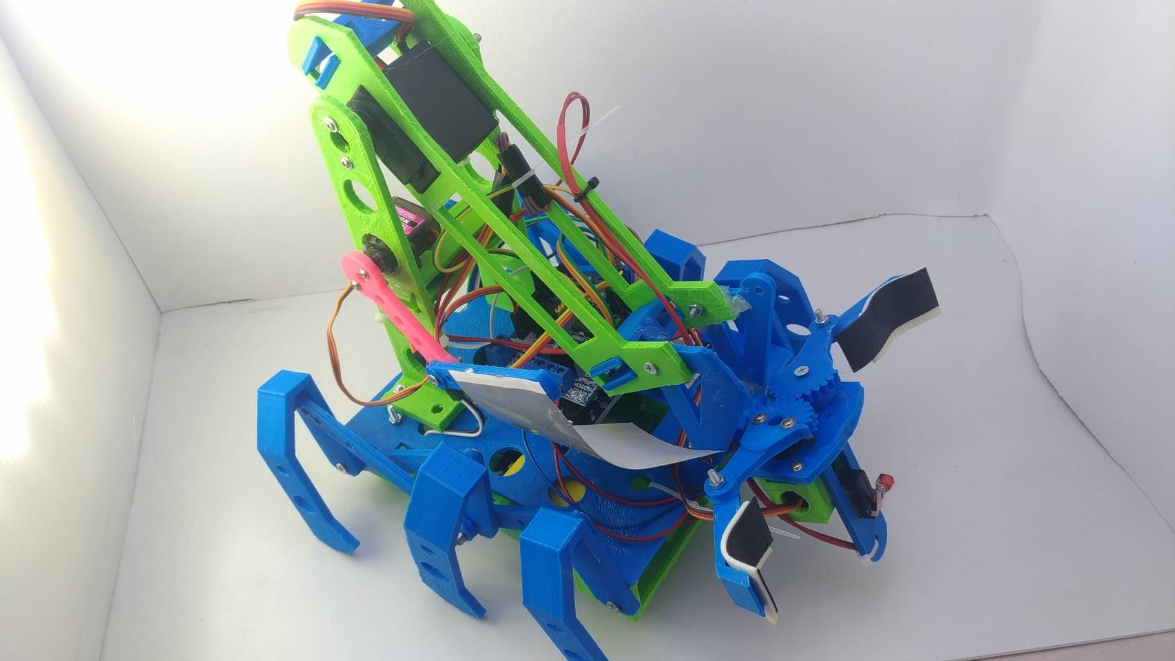 หุ่นยนต์อัตโนมัติ แบบขาเดิน ยกกระป๋องสูง 30 เซ็นติเมตร Ex