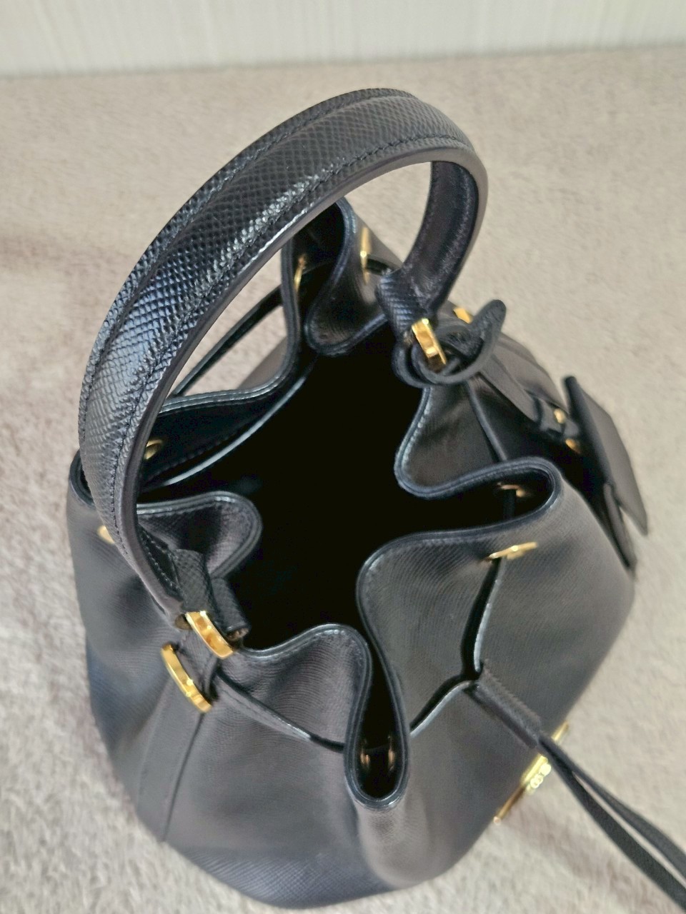 Prada Bucket Bag in Saffiano Leather Nero