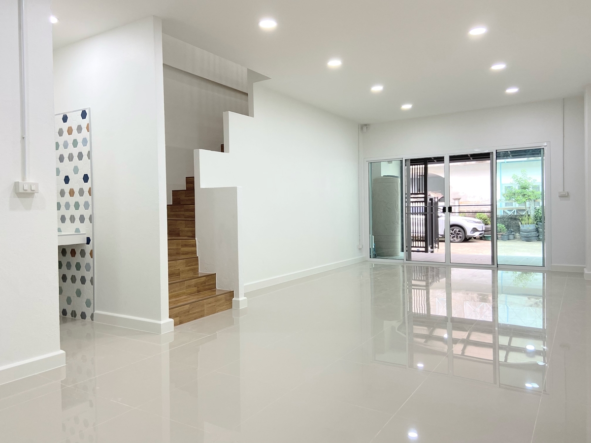 ขาย ทาวน์เฮ้าส์ 2 ชั้น หมู่บ้านร่มโพธิ์ เนื้อที่ 20 ตร.ว. อ.บางบัวทอง จ.นนทบุรี