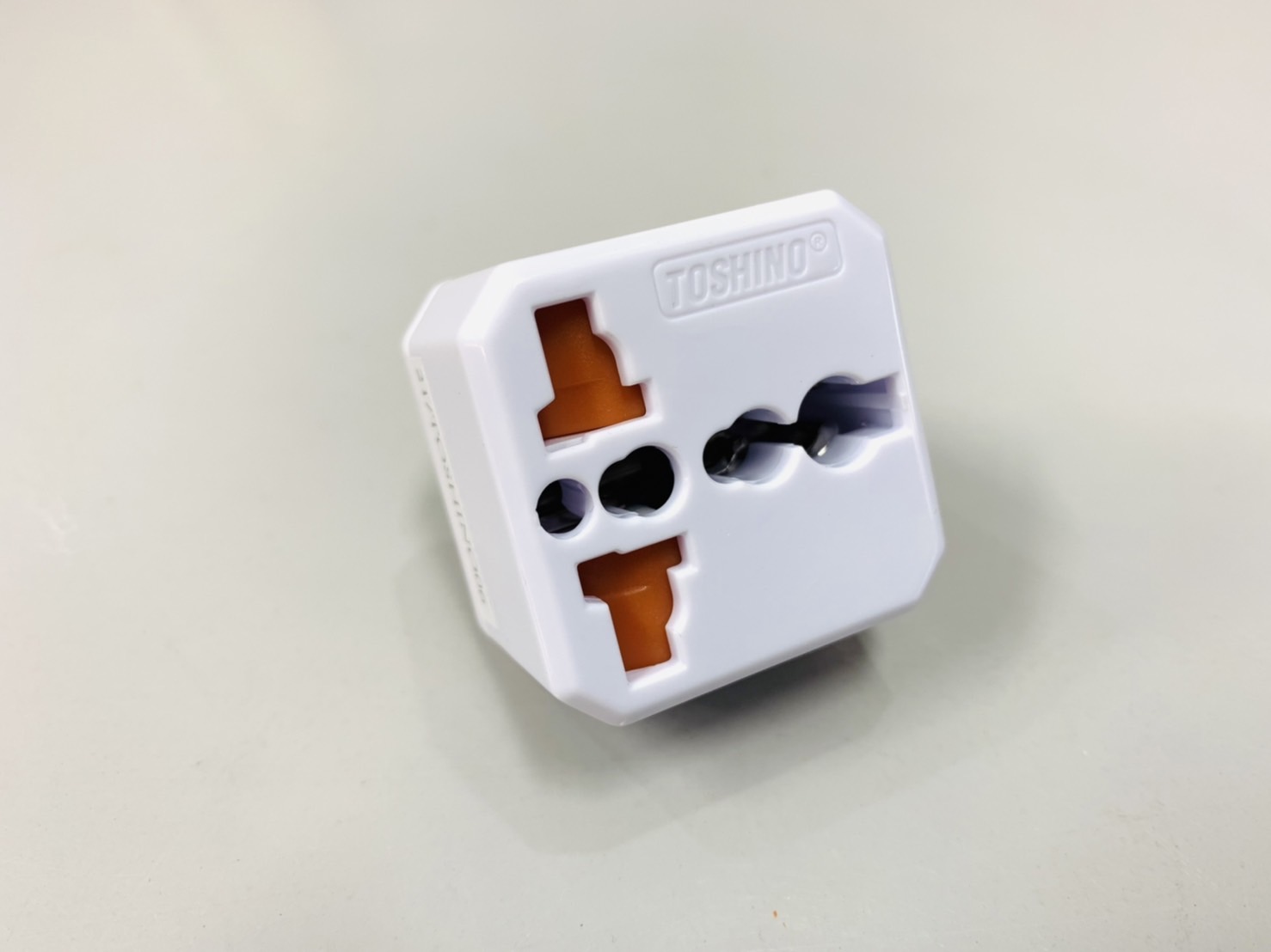 ปลั๊กแปลง 3500w EA-E89 โตชิโน