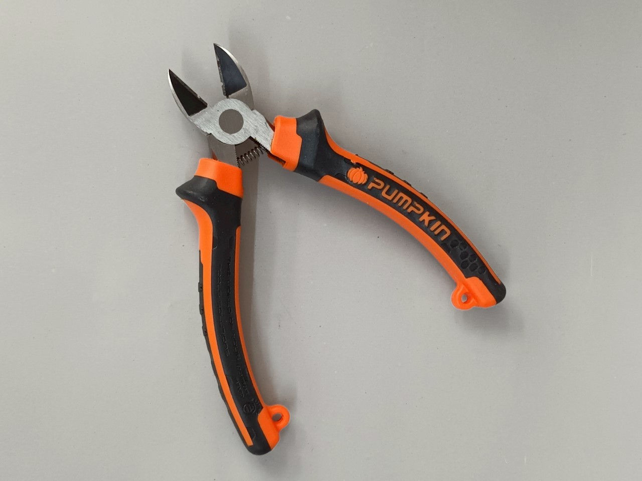 คีมปากเฉียง พัมคิน